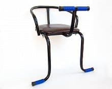 Кресло для ребенка на раму с подставкой для ног